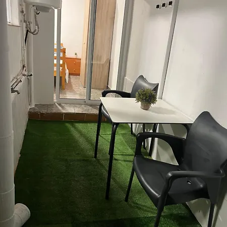 Apartment Lovely Near The Metro